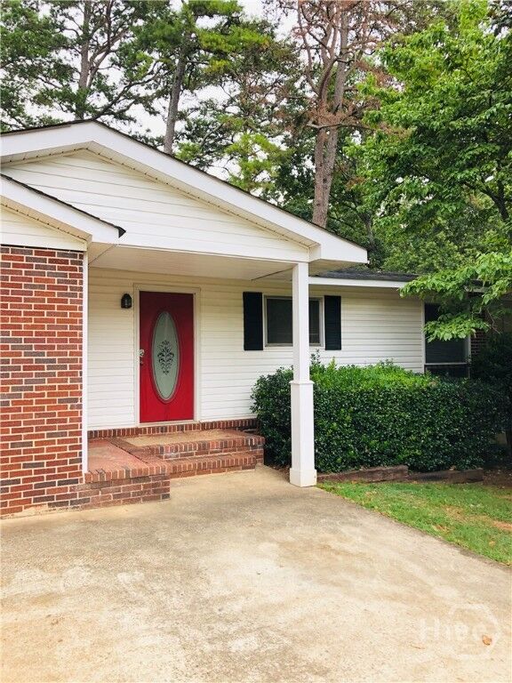 Property Photo: 123 Garden Lane GA 30606