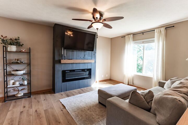 Property Photo: 208 Valley Street IA 51534