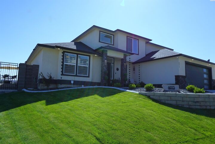 Property Photo: 6015 W 30th Ave WA 99338