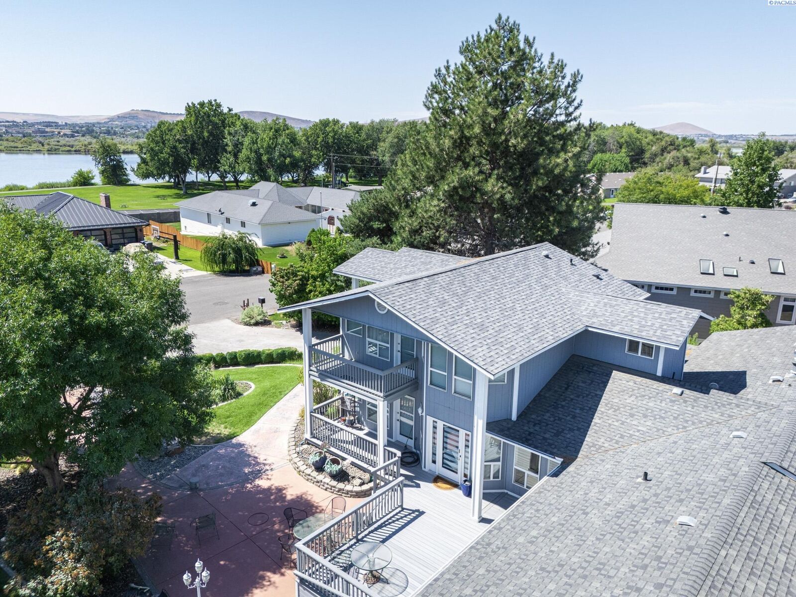 Property Photo:  9505 Sturgis Road  WA 99301 