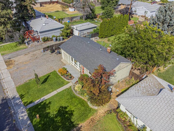 Property Photo: 1918 Lassen Ave WA 99352
