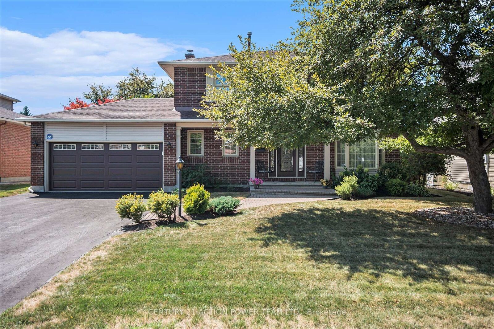 Property Photo: 1358 Turner Crescent ON K1E 2Y4