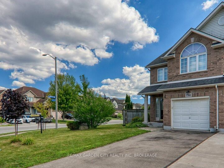 Property Photo:  7161 Brittany Court W  ON L2H 3N5 