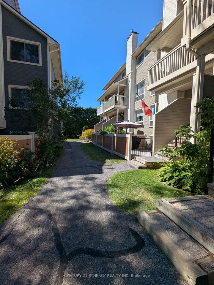 Property Photo:  762 St. Andre Drive 5B  ON K1C 4S7 