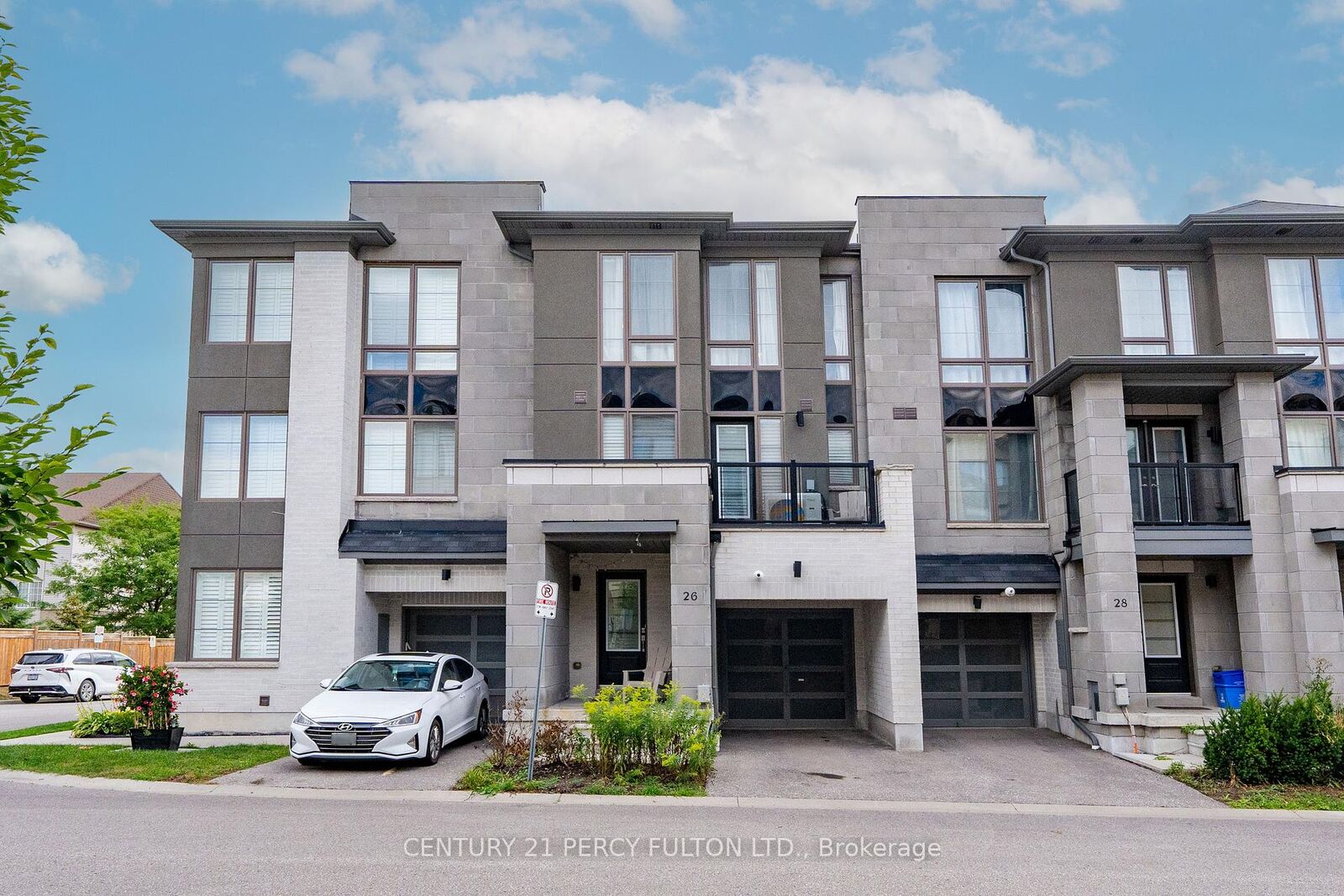 Photo de la propriété:  26 Pallock Hill Way  ON L1R 0N5 