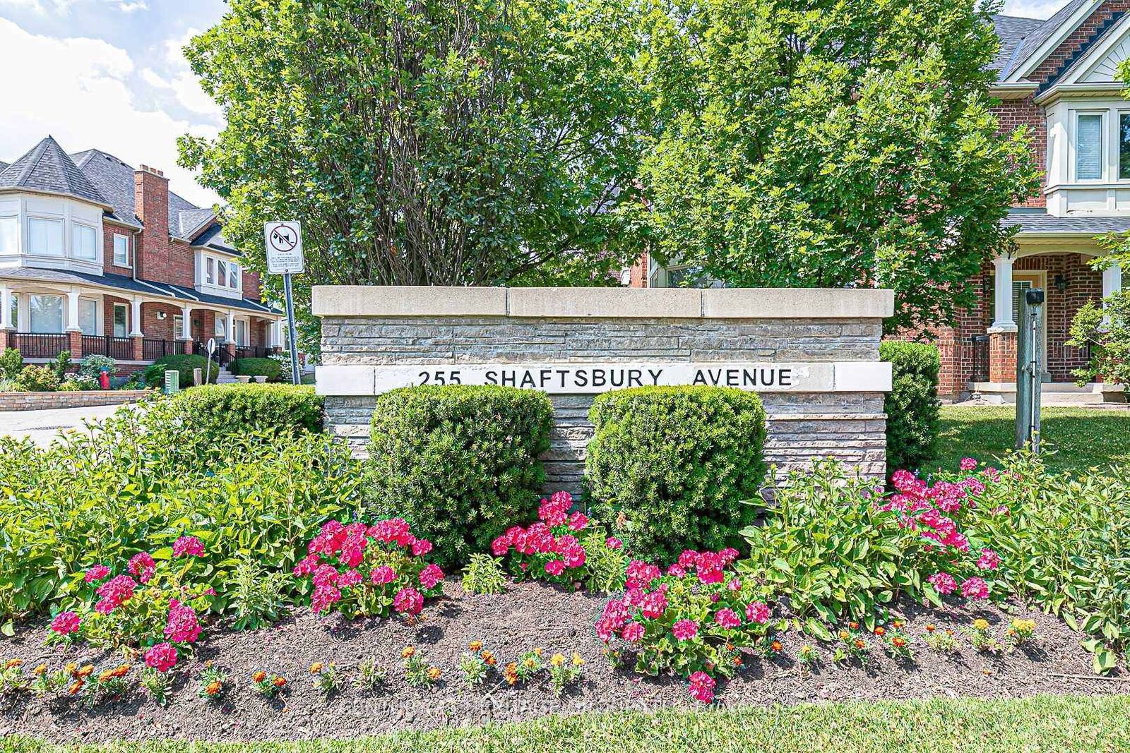 Photo de la propriété:  255 Shaftsbury Avenue 56  ON L4C 0L9 