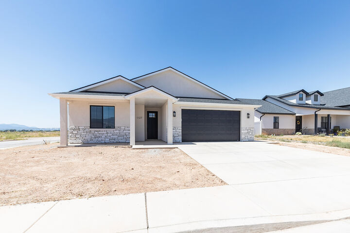 Property Photo: 1170 N Yucca (3325 W) St UT 84721