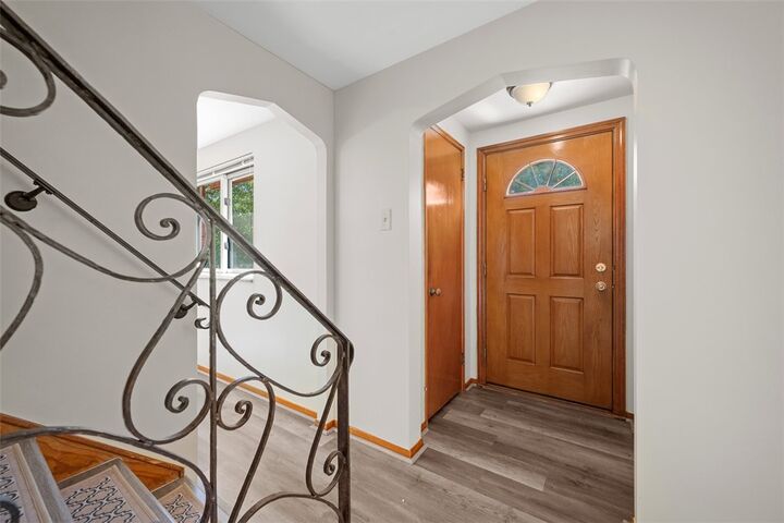 Property Photo: 5123 S Passage Dr PA 15236