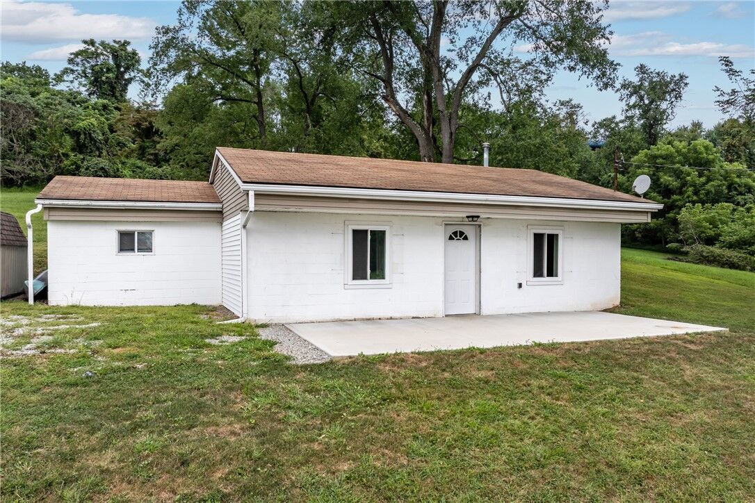 Property Photo: 105 Mingo Circle Dr PA 15332