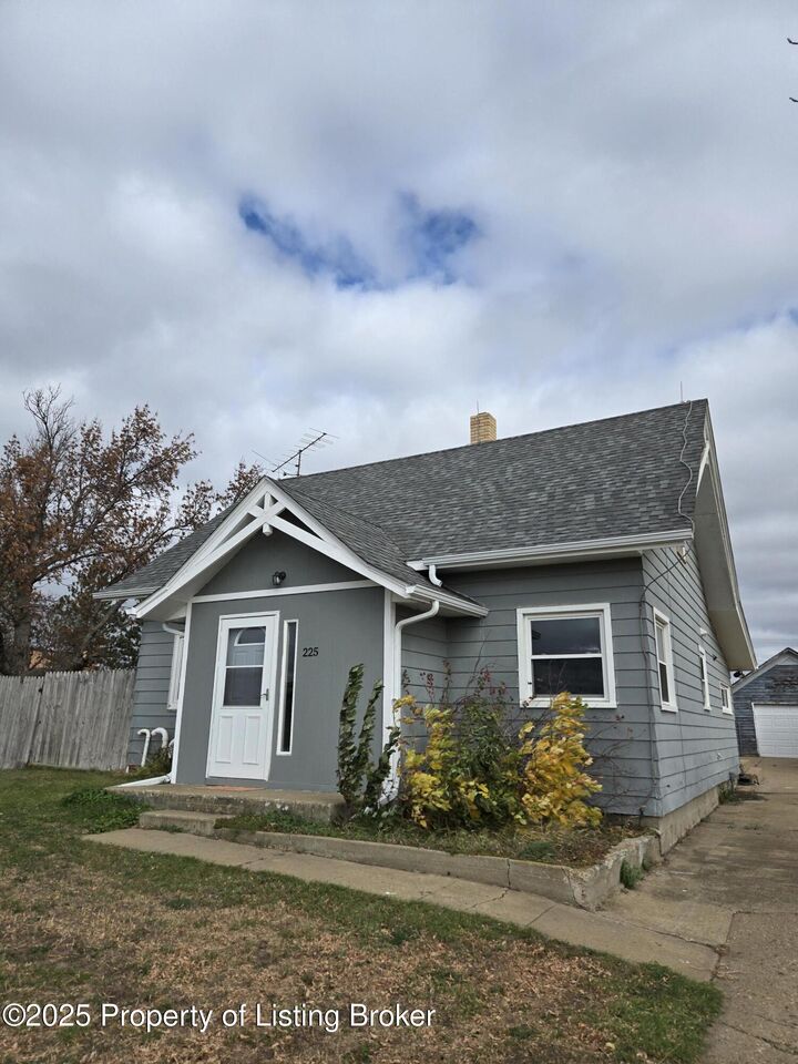 Property Photo:  225 Main Street  ND 58647