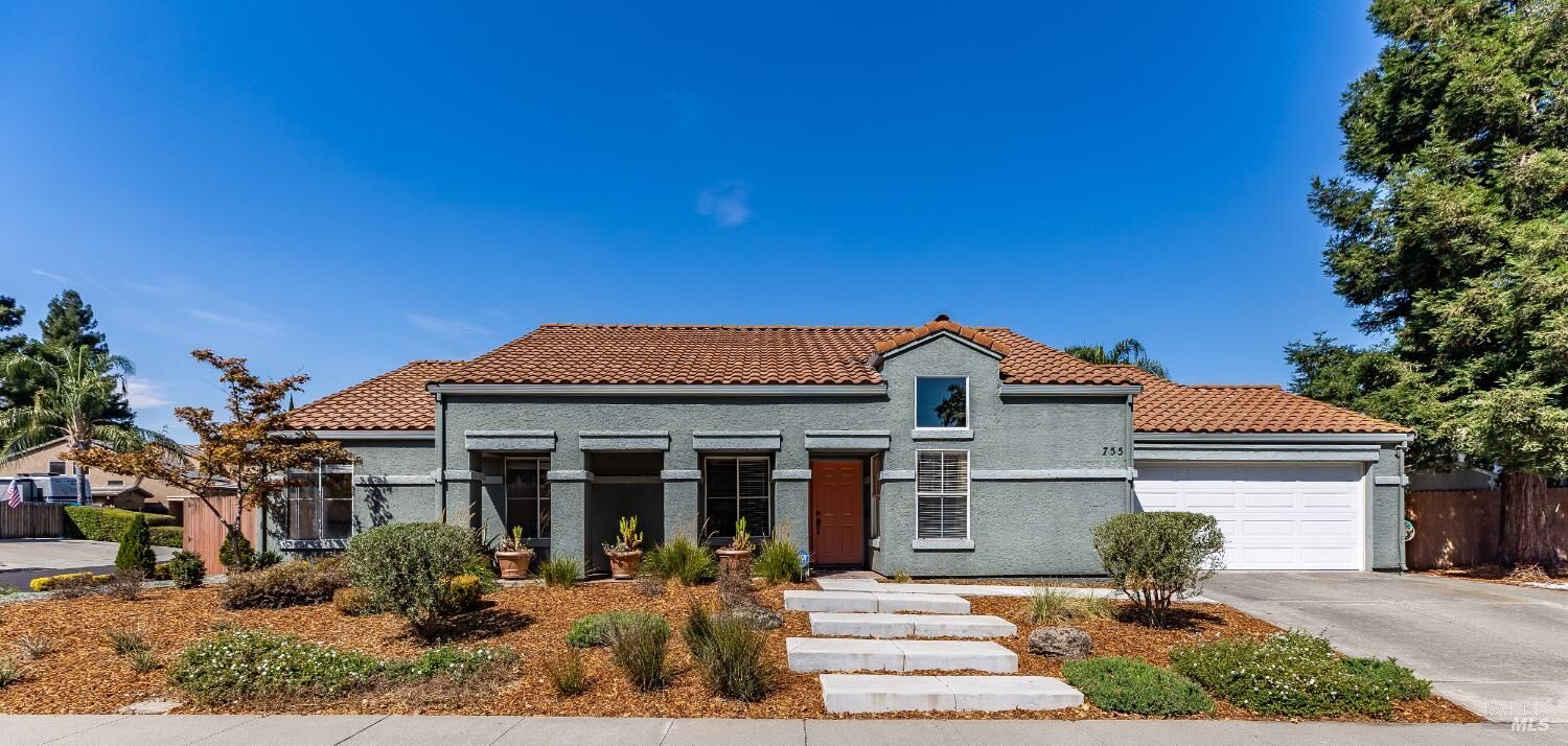 Property Photo:  755 Oak Hollow Avenue  CA 95687 