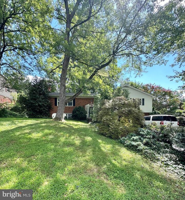 7405 Range Road  Alexandria VA 22306 photo