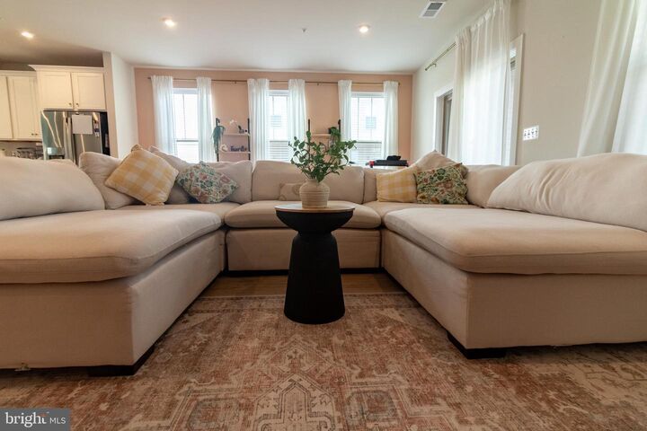Property Photo: 201 Park Central Terrace B VA 20111