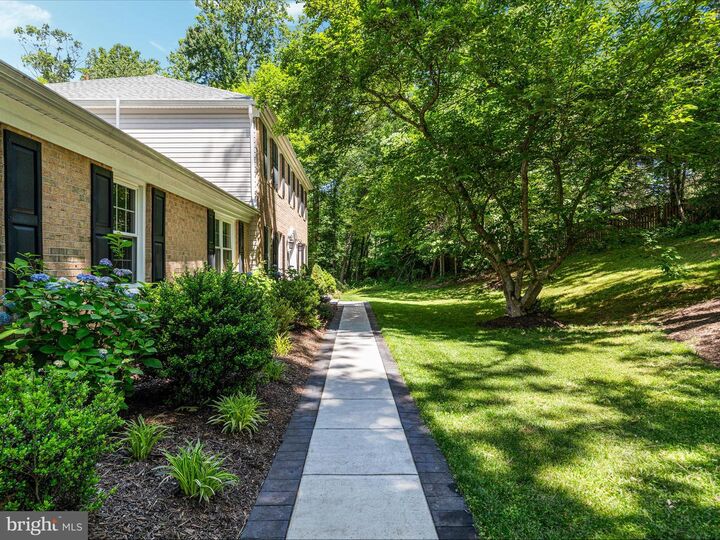 Property Photo:  2200 Lomond Court  VA 22181 