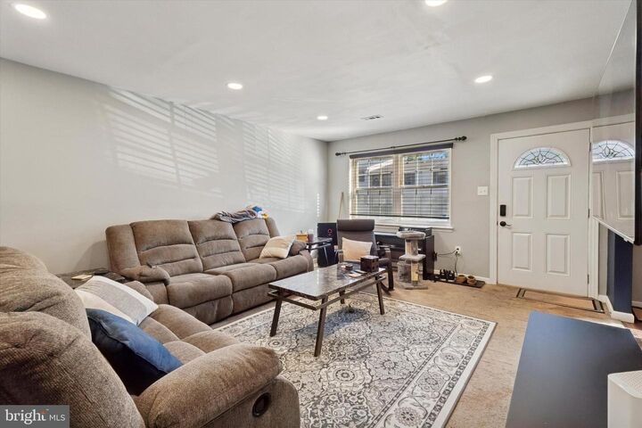 Property Photo:  13 Sawmill Run 13  PA 19401