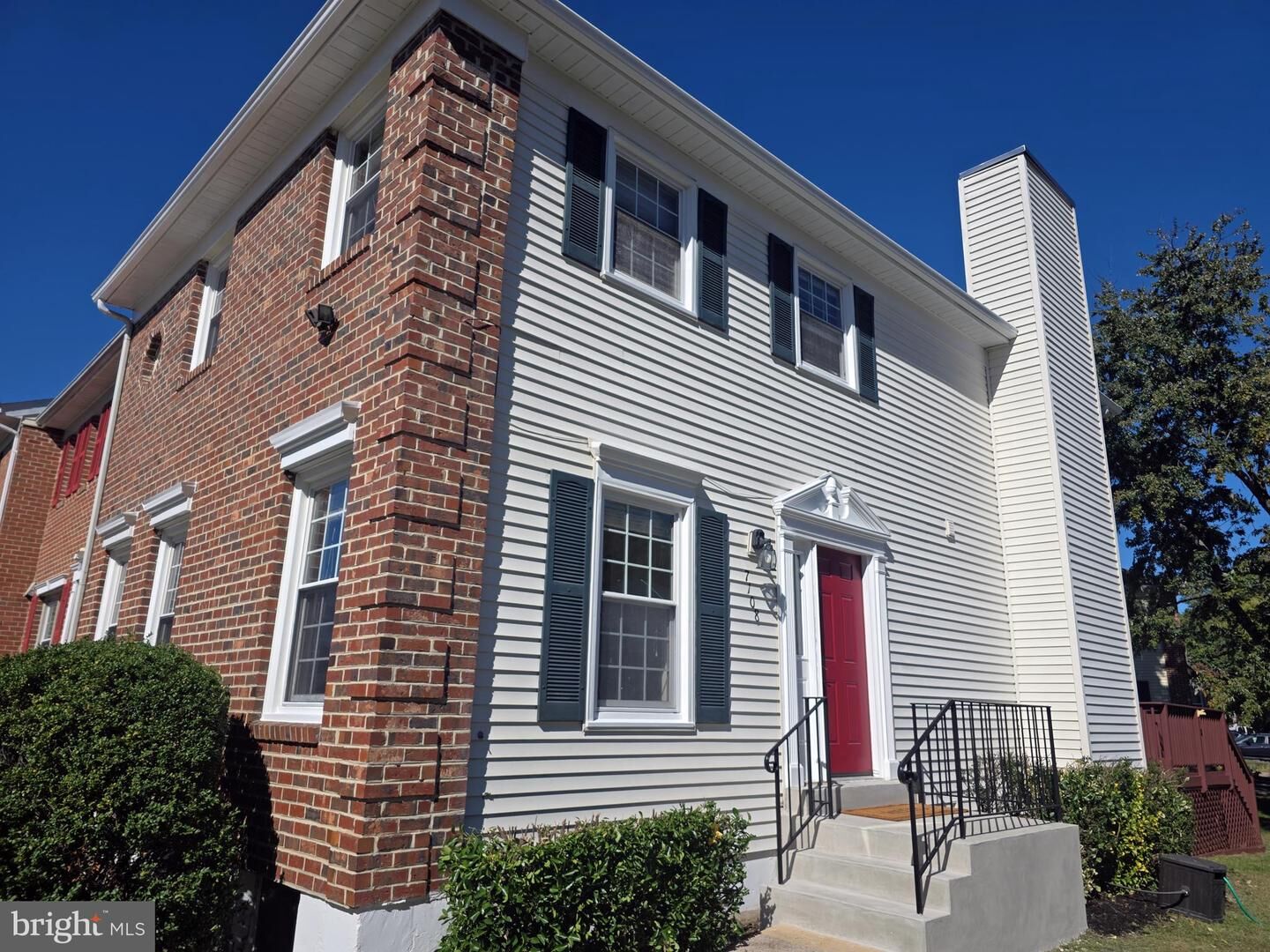 Property Photo:  7108 Pleasant Point Court  VA 22315 