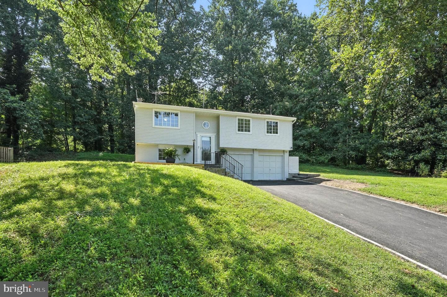 Property Photo: 2527 Tabor Court VA 22191
