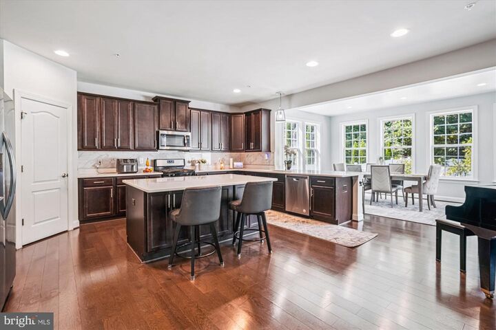 Property Photo: 7320 Elbridge Court MD 20794