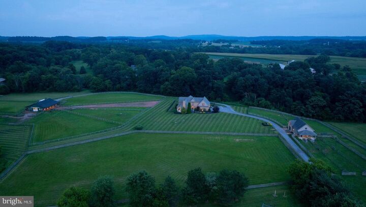 380 Meadow Lane  Hershey PA 17033 photo