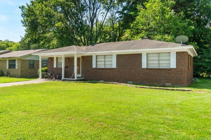 Property Photo:  6512 Whippoorwill Ln  AR 72117 