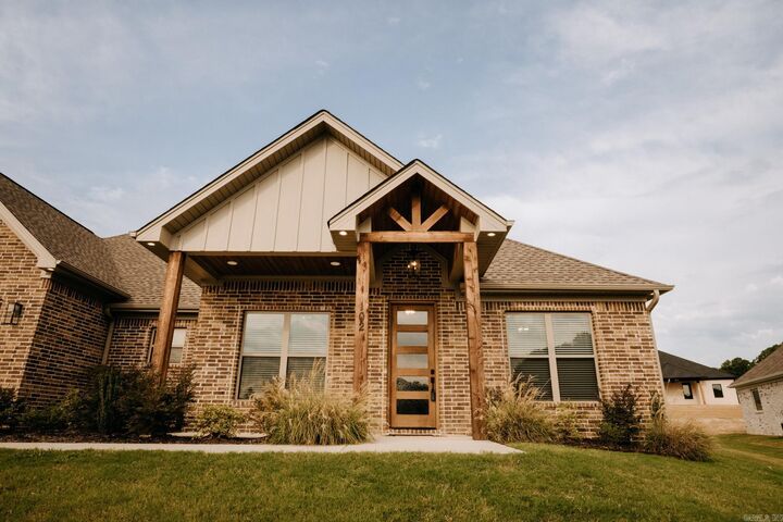 Property Photo: 102 Red Crest Cove AR 72015
