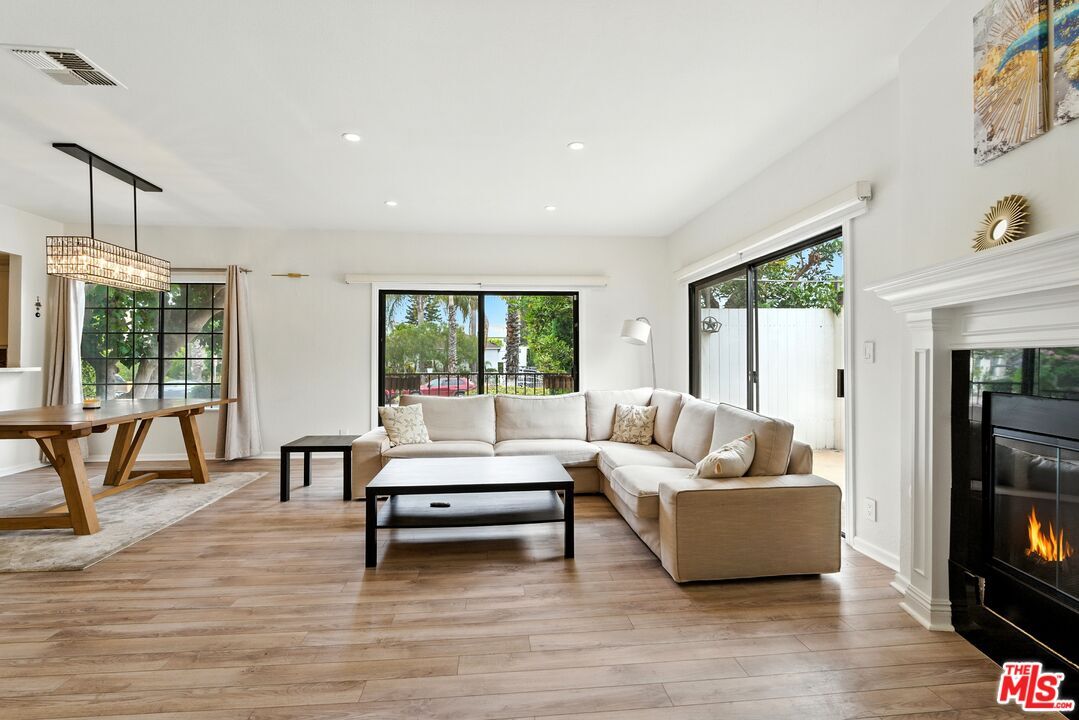 Property Photo:  1434 19th St  CA 90404 