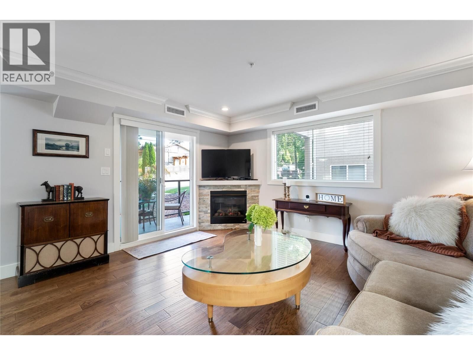 Property Photo: 330 4th Avenue Southeast 202 BC V1E 0E2