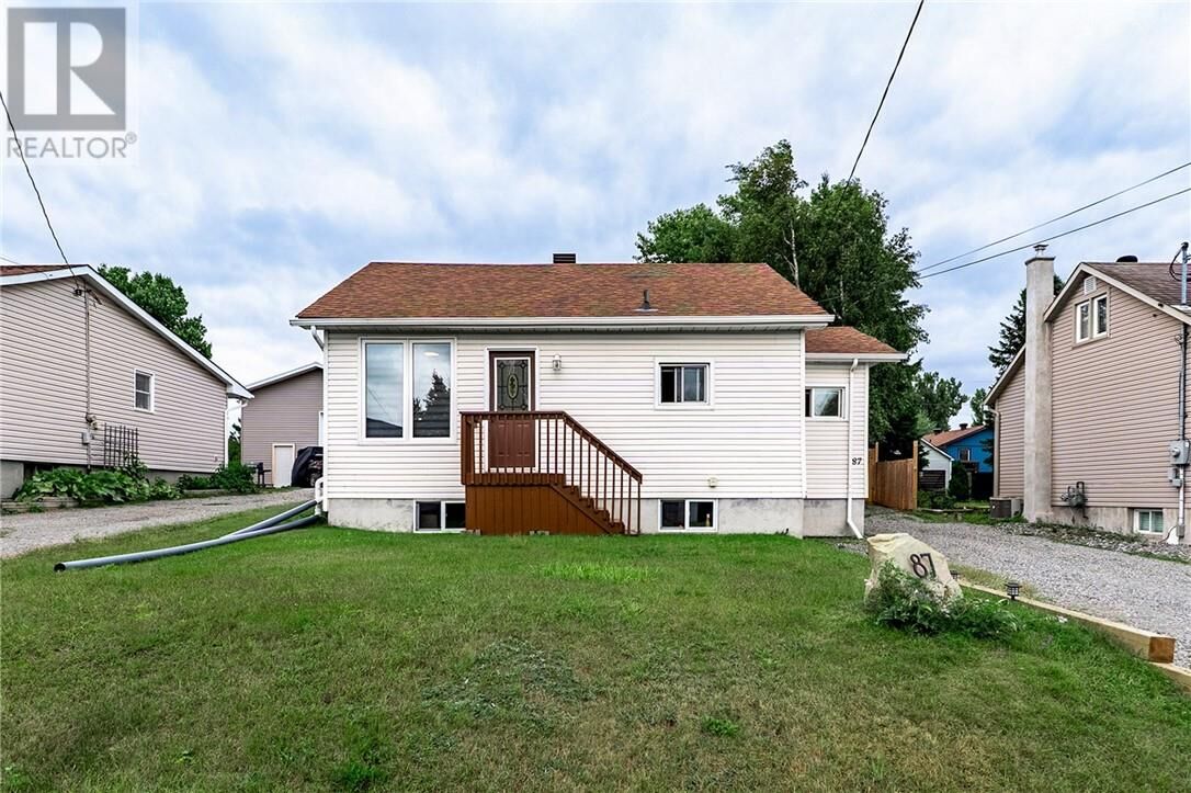 Property Photo: 87 Catherine Drive ON P3L 1H2