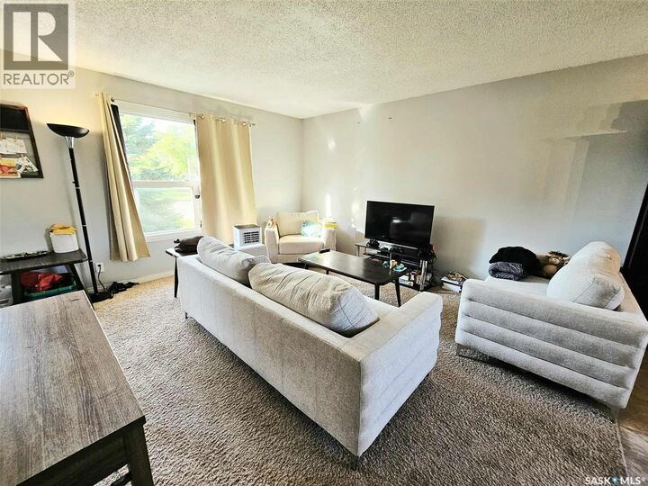 Property Photo:  300 4th Street  SK S0A 0H0 