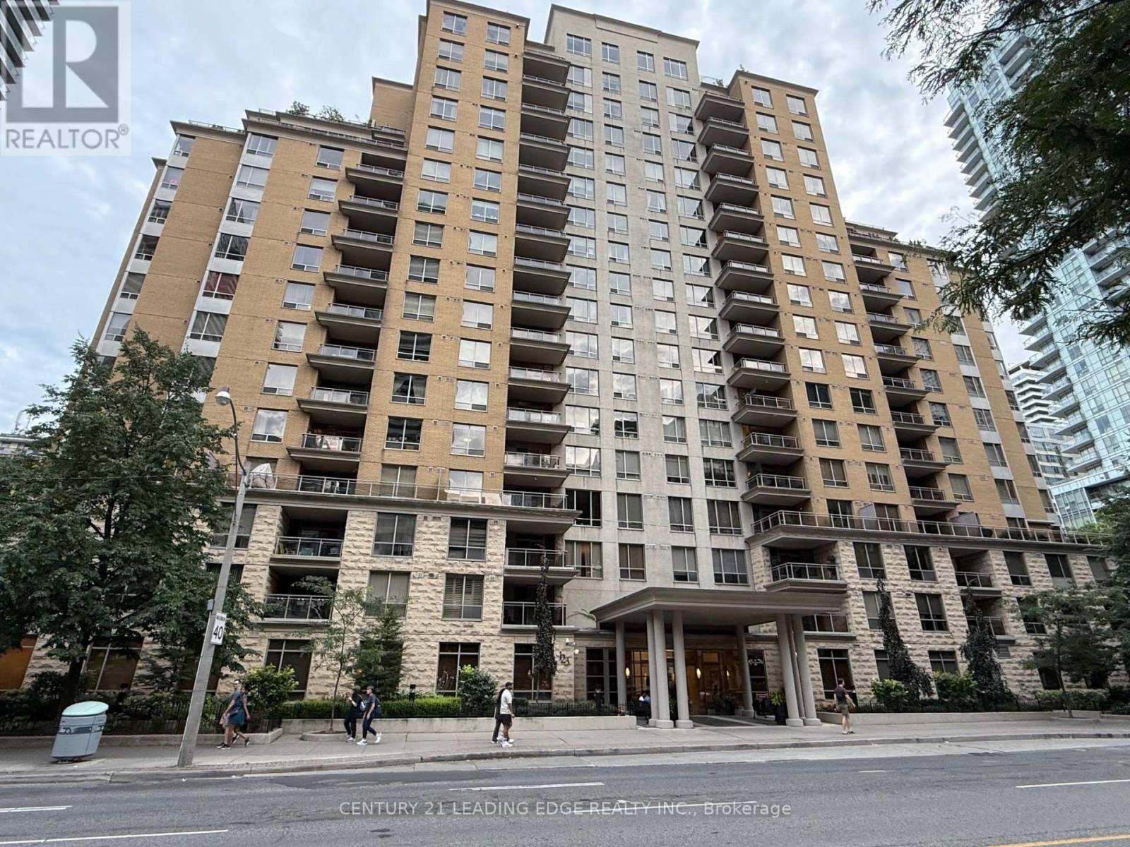 Property Photo:  123 Eglinton Avenue East 502  ON M4P 1J2 