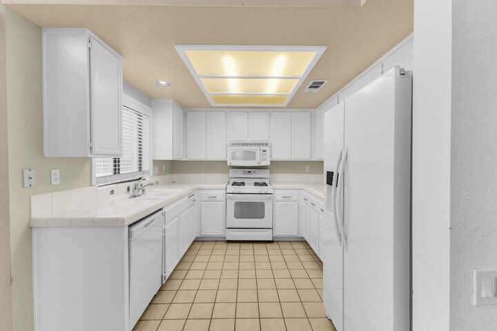 Property Photo: 78748 Via Sonata CA 92253