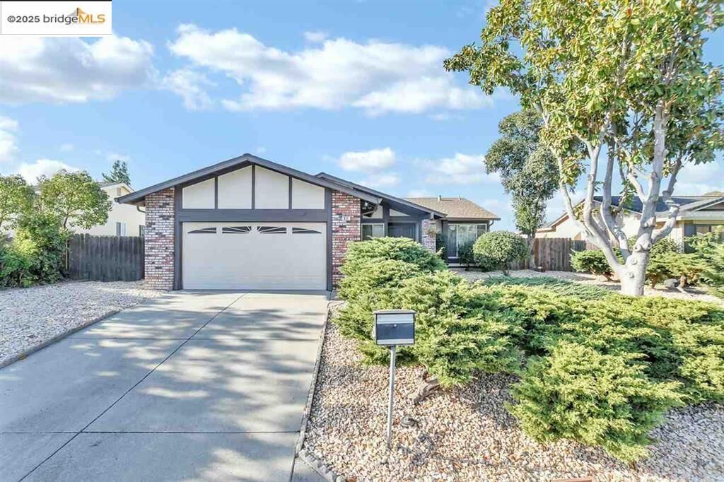 Property Photo:  817 Basalt Way  CA 94509 