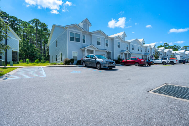 Property Photo: 139 Date Palm Lane FL 32439