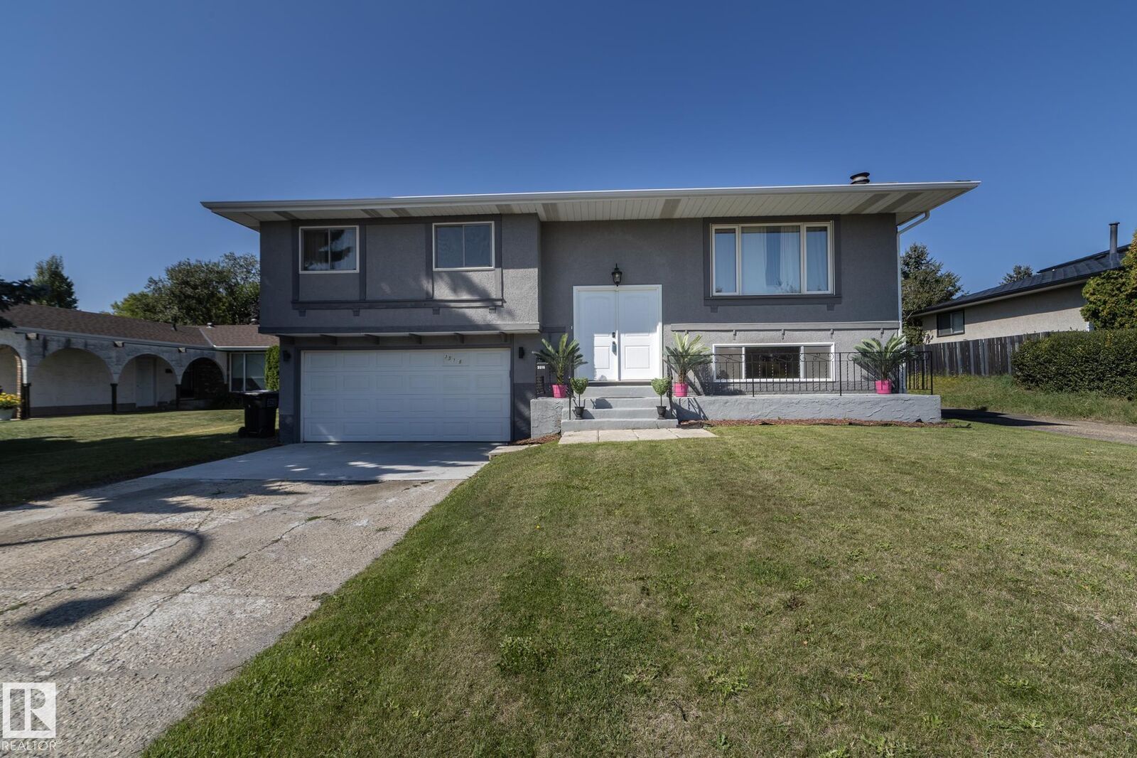 Property Photo:  3516 107 Street NW  AB T6J 1B1 