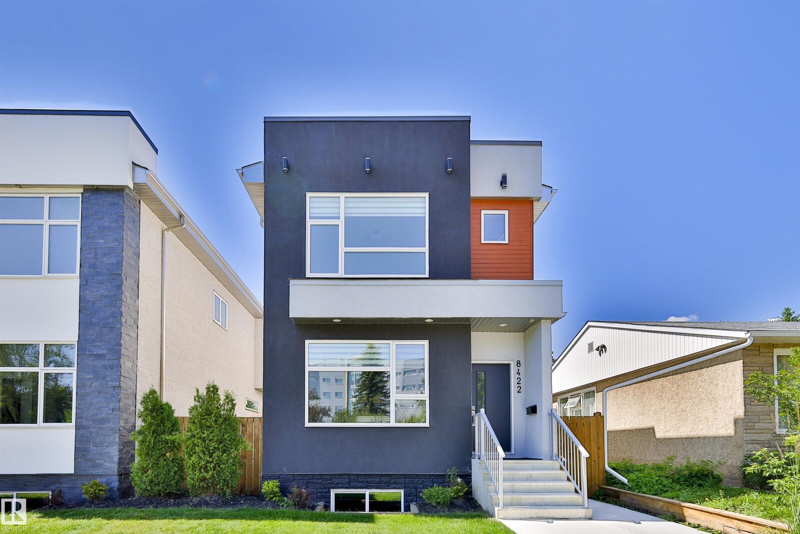 Property Photo:  8422 117 Street NW  AB T6G 1R4 