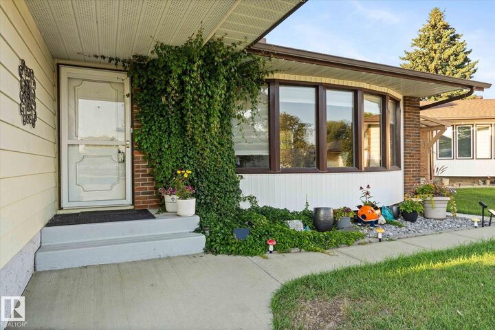 Property Photo:  1 Miller Avenue  AB T7X 2L9 