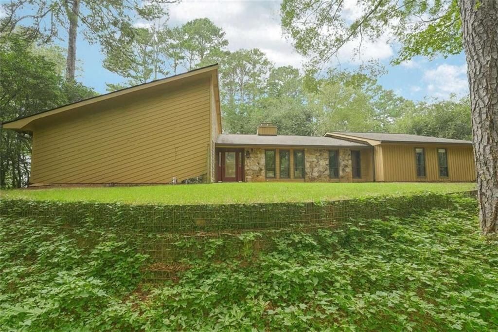Property Photo:  382 Greenfield Court  GA 30068 