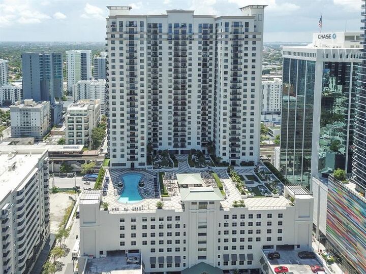 999 SW 1st Ave 2913  Miami FL 33130 photo