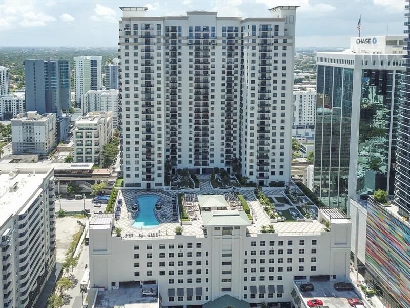 Property Photo: 999 SW 1st Ave 2913 FL 33130
