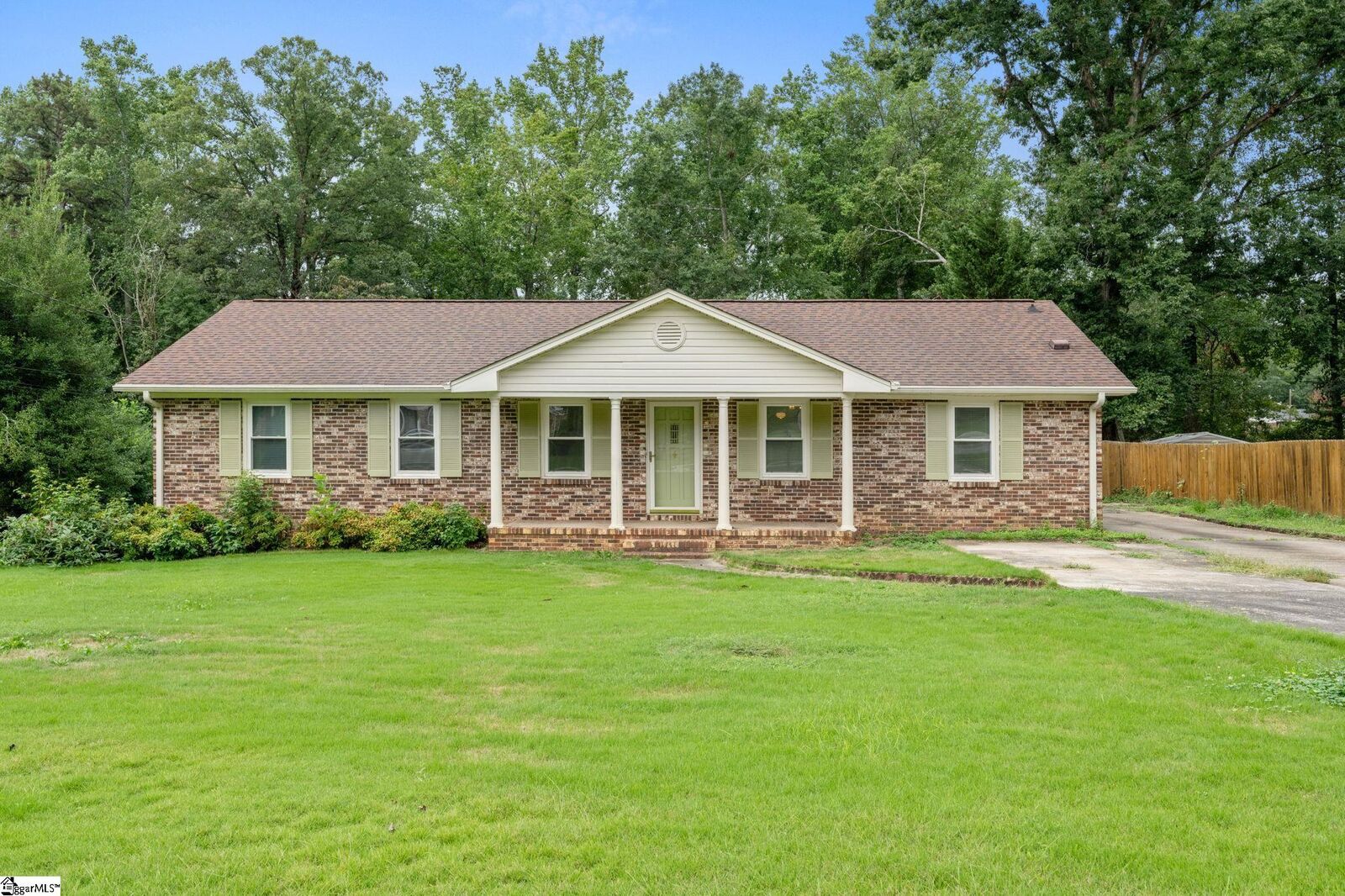 Property Photo: 314 Heathwood Drive SC 29687