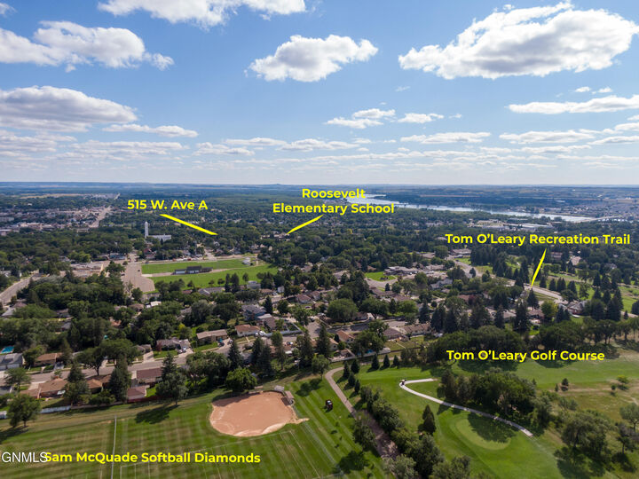 Property Photo: 515 W Avenue A ND 58501