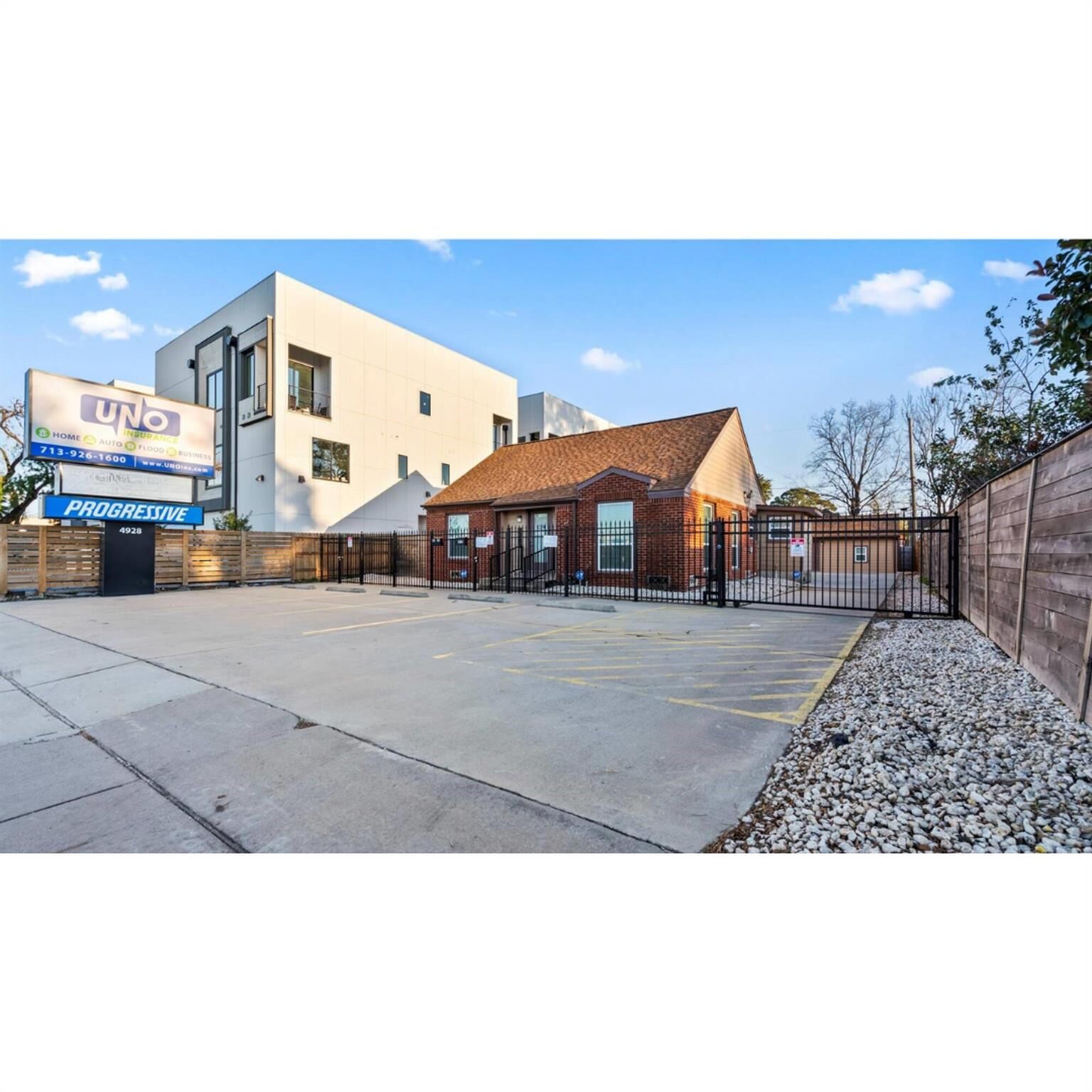 Property Photo:  4928 Old Spanish Trail  TX 77021 