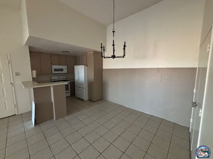Property Photo: 1000 Rodeo Dr 515 CA 92251