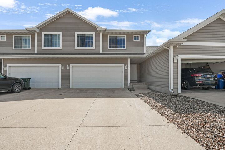 4805 Algonquin Drive 3  Cedar Falls IA 50613 photo