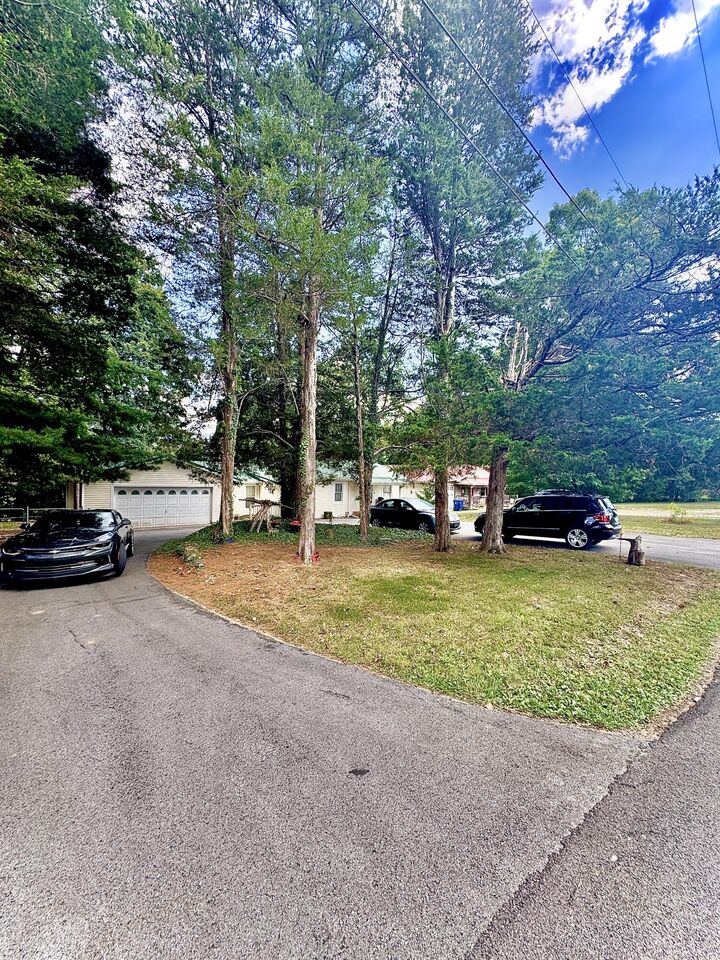 Property Photo: 975 Boat Dock Road KY 42501