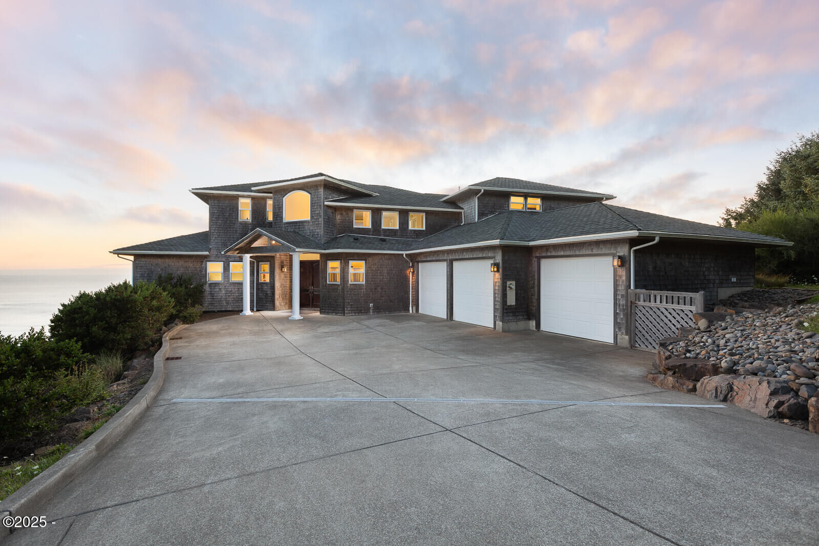 Property Photo: 5355 Haystack Drive OR 97149