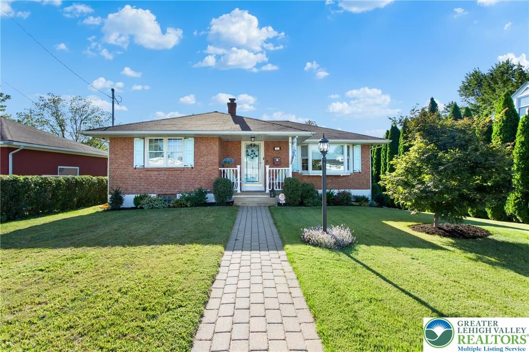 Property Photo: 1451 Iron Street PA 18018