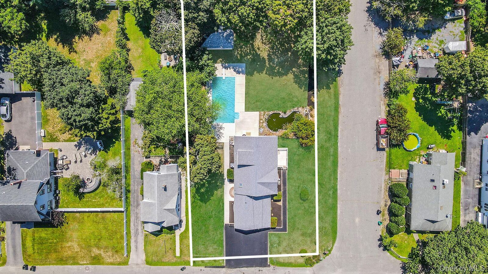 Property Photo:  48 Vernon Street  NY 11772 