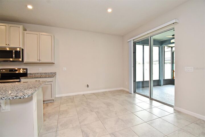 Property Photo: 3861 Hanworth Loop FL 32773