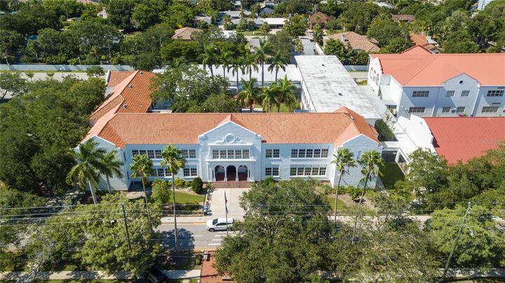Property Photo: 3500 Flores Avenue FL 34239
